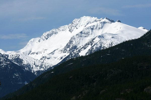 Les armoires de rangement pour un garage parfaitement organisé
